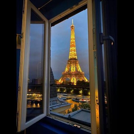 Eiffel Tower Romantic View Apartment Париж Екстериор снимка
