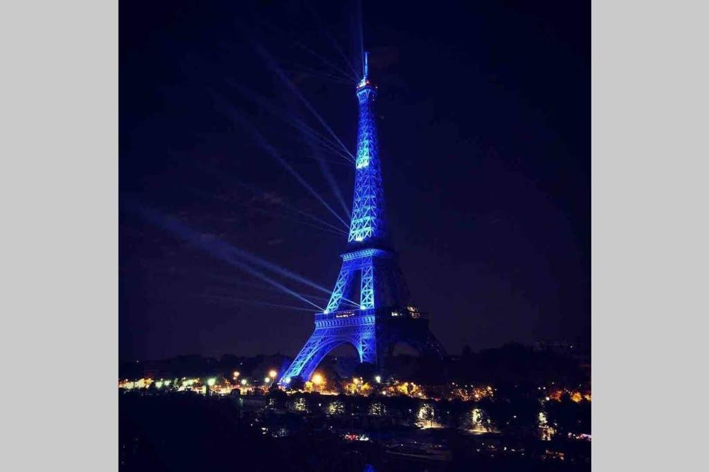 Eiffel Tower Romantic View Apartment Париж Екстериор снимка